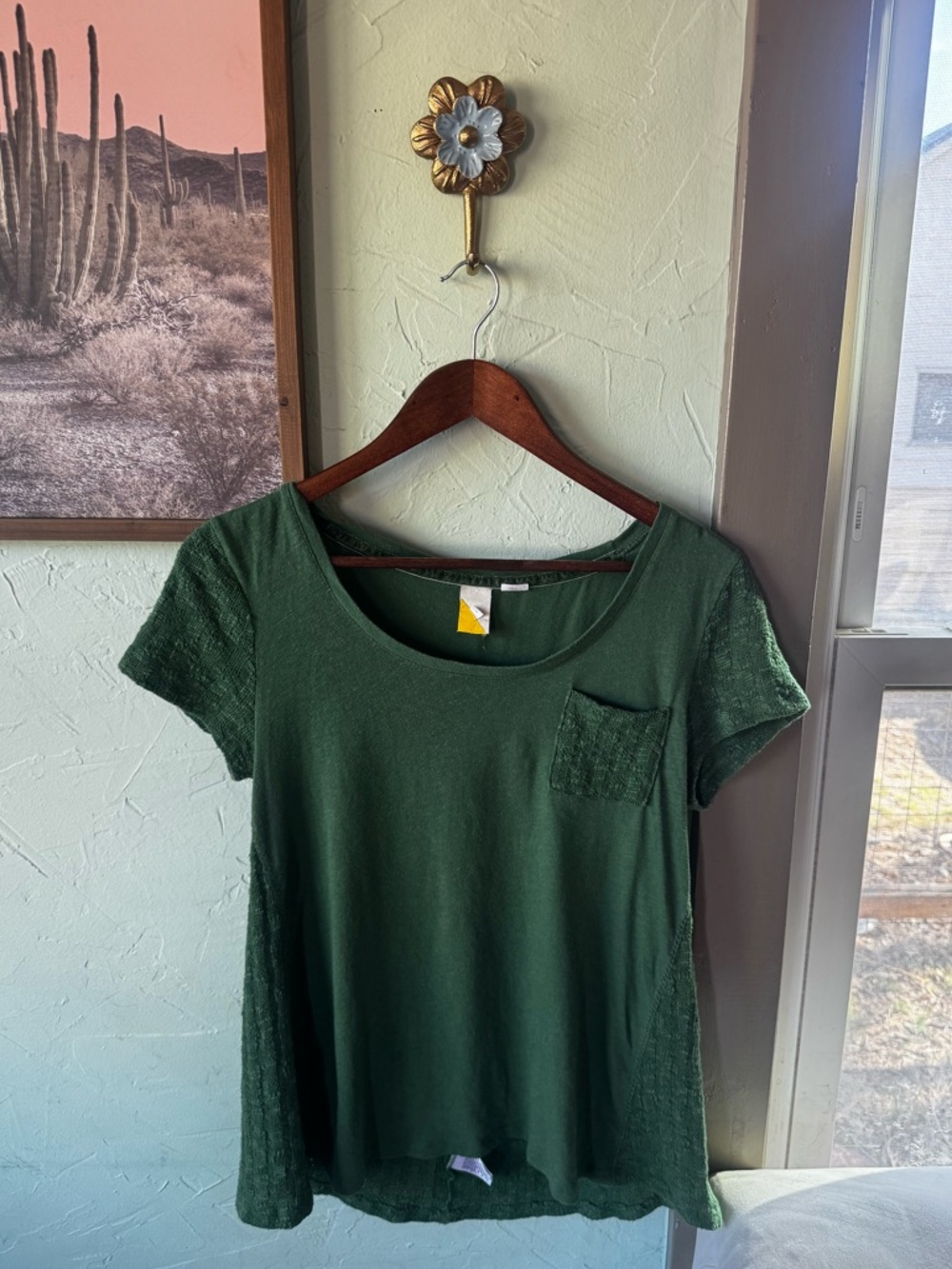 Anthropologie paper locket knit tee, size Medium